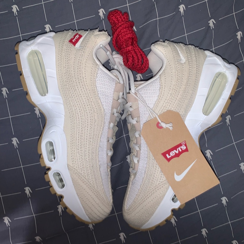 Nike Air Max 95 OG Levi’s Light Orewood Brown Size: 4.5